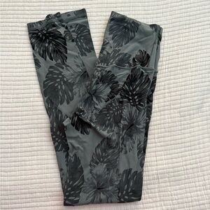 Aerie- Leaf Print Leggings